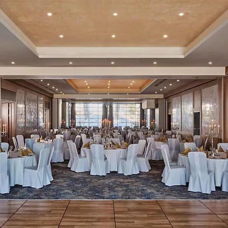 Radisson Blu & Residences ホテル