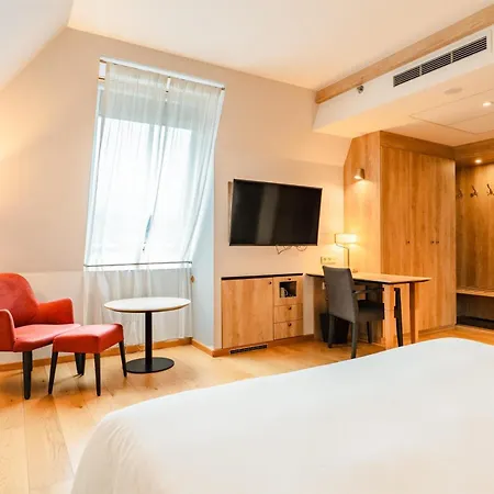 راديسون بلو هوتل آند ريزيدنس 5*