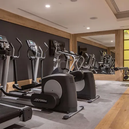 Готель Radisson Blu & Residences 5*